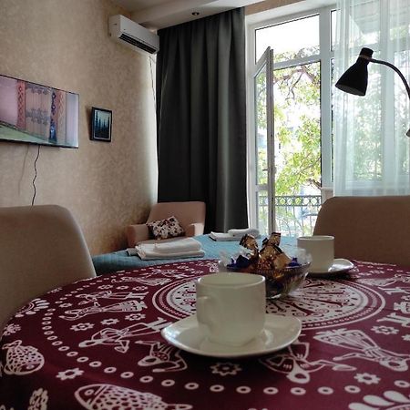 Tranquil Apartment In Vake Tiflis Exterior foto