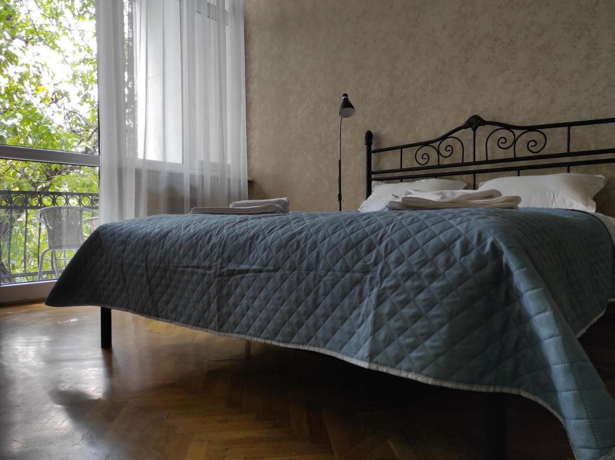 Tranquil Apartment In Vake Tiflis Exterior foto